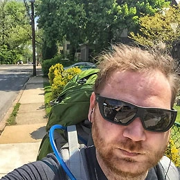 Markus mit viel zu viel Gepäck